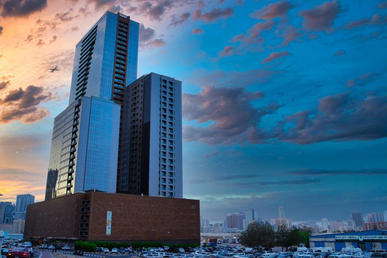 Luxe Grand Hotel Apartments Σάρτζα Εξωτερικό φωτογραφία The hotel in 2013