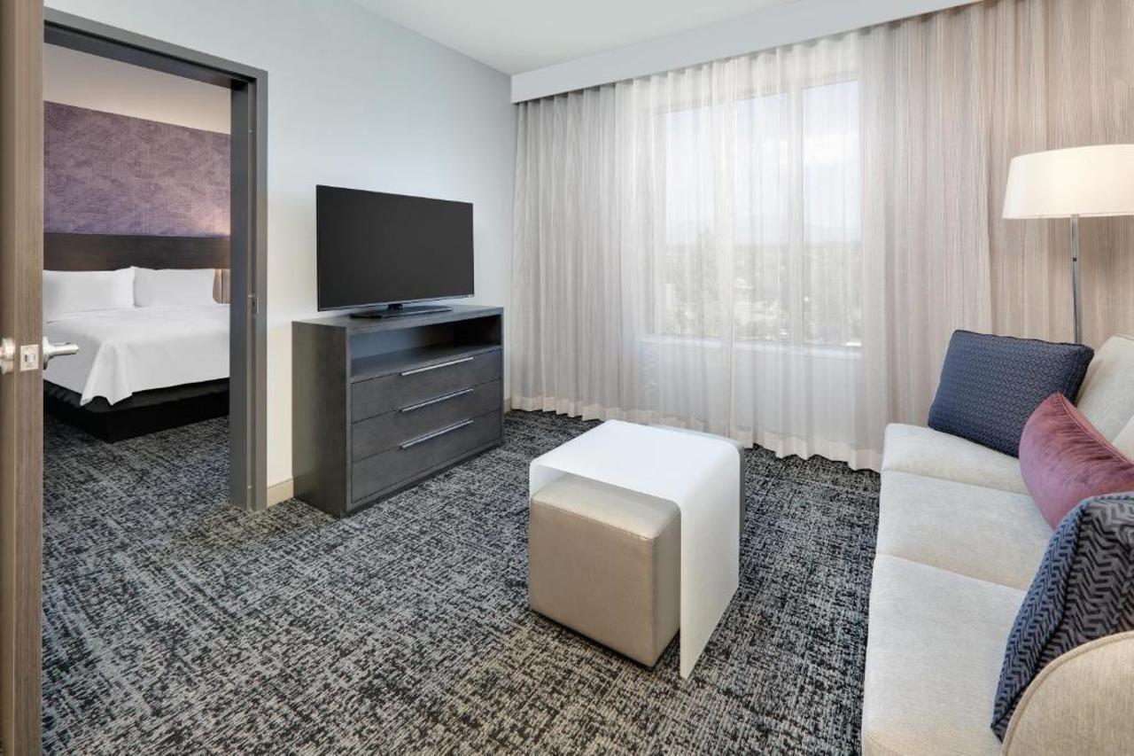 Luxe Grand Hotel Apartments Σάρτζα Εξωτερικό φωτογραφία Living room