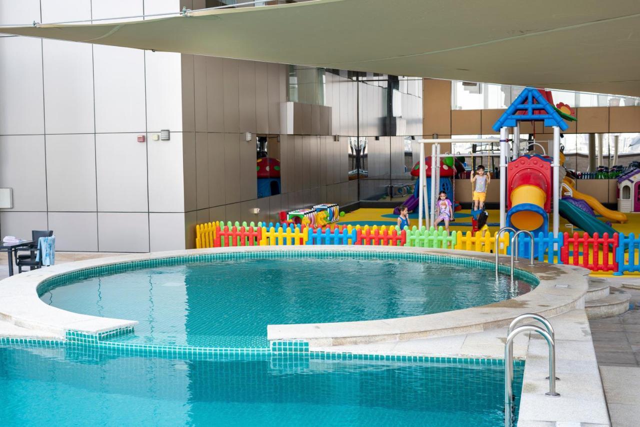 Luxe Grand Hotel Apartments Σάρτζα Εξωτερικό φωτογραφία Swimming pool